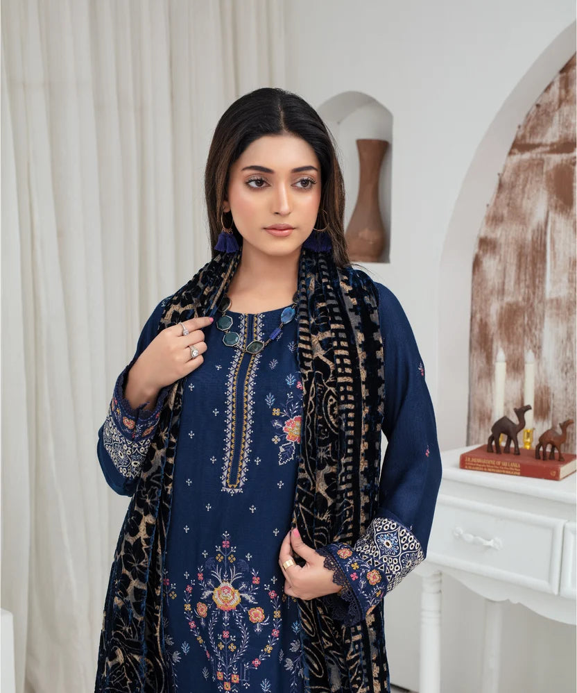 Chikankari Embroidered Dhanak 3 Piece Suit with Velvet Plachi Shawl | 2103