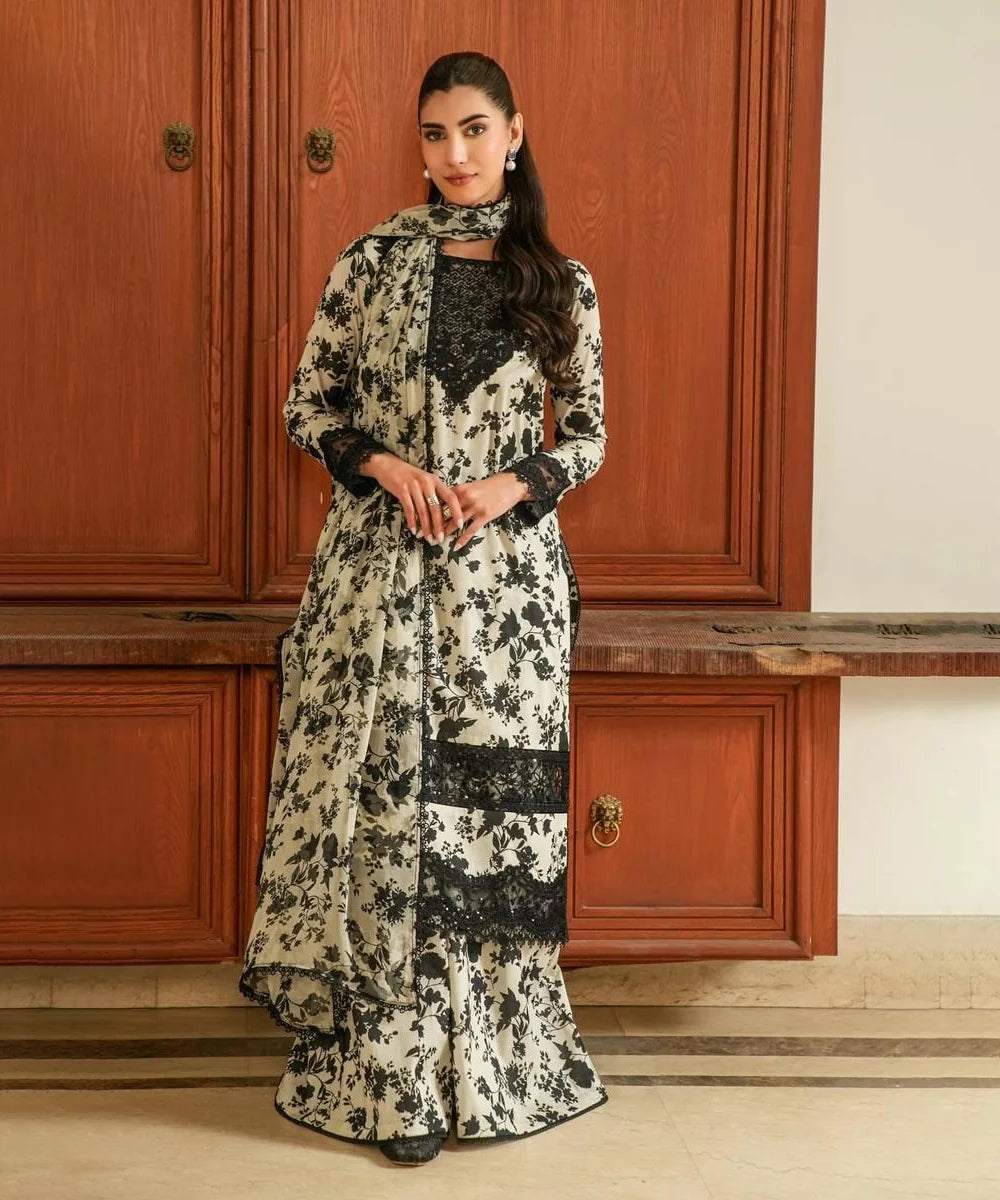 Karandi 3PC Digital Printed Suit with Karandi Digital Printed Dupatta — 1716