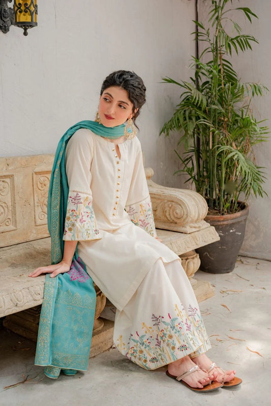 Luminous Embroidered Lawn 3-Piece Suit with Digital Printed Jacquard Dupatta – 5018
