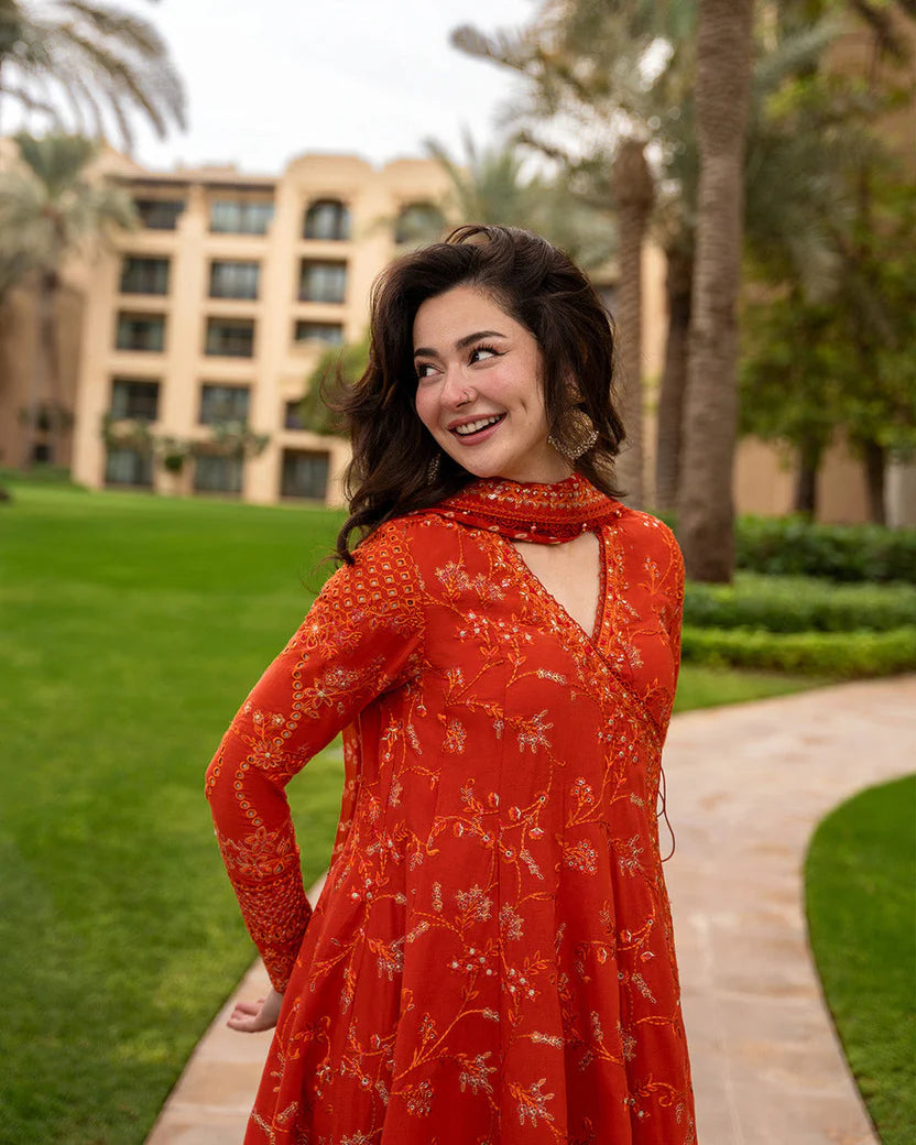 Stunning Sequence Embroidered Lawn 3-Piece Suit with Digital Printed Jacquard Dupatta – 5301