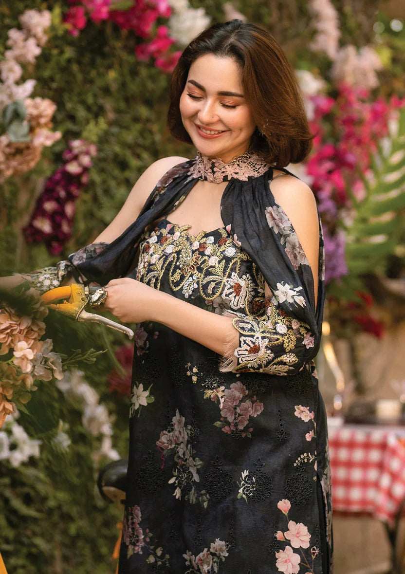 Digital Printed Khaddar 3 Piece Suit with Organza Embroidered Patch | 930