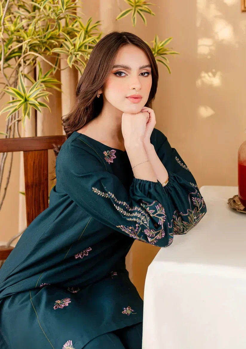 Effortless Embroidered Lawn 2-Piece Suit – 5008