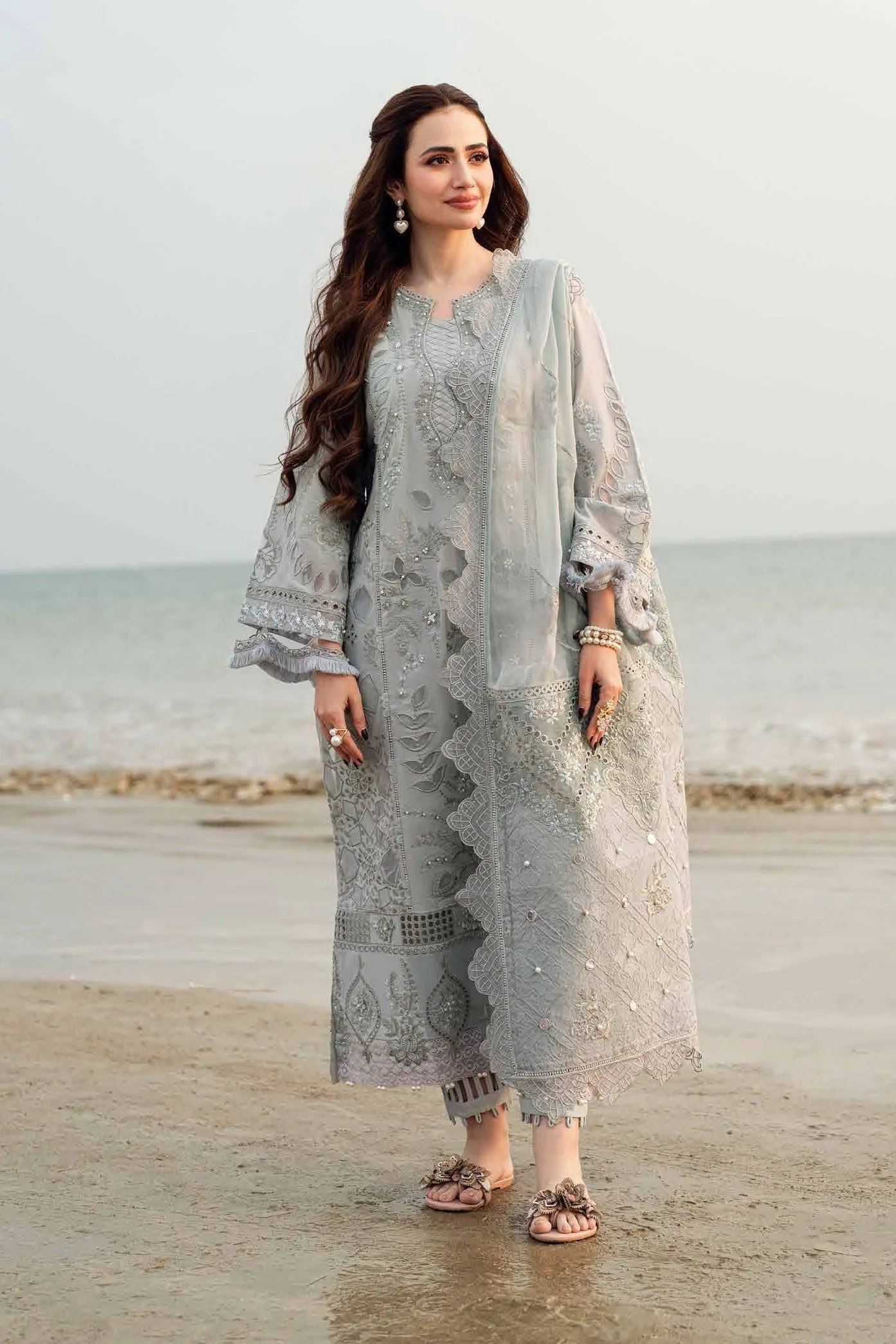 Captivating Laser Cut Embroidered Lawn 3-Piece Suit with Khadi Net Embroidered Dupatta – 5401
